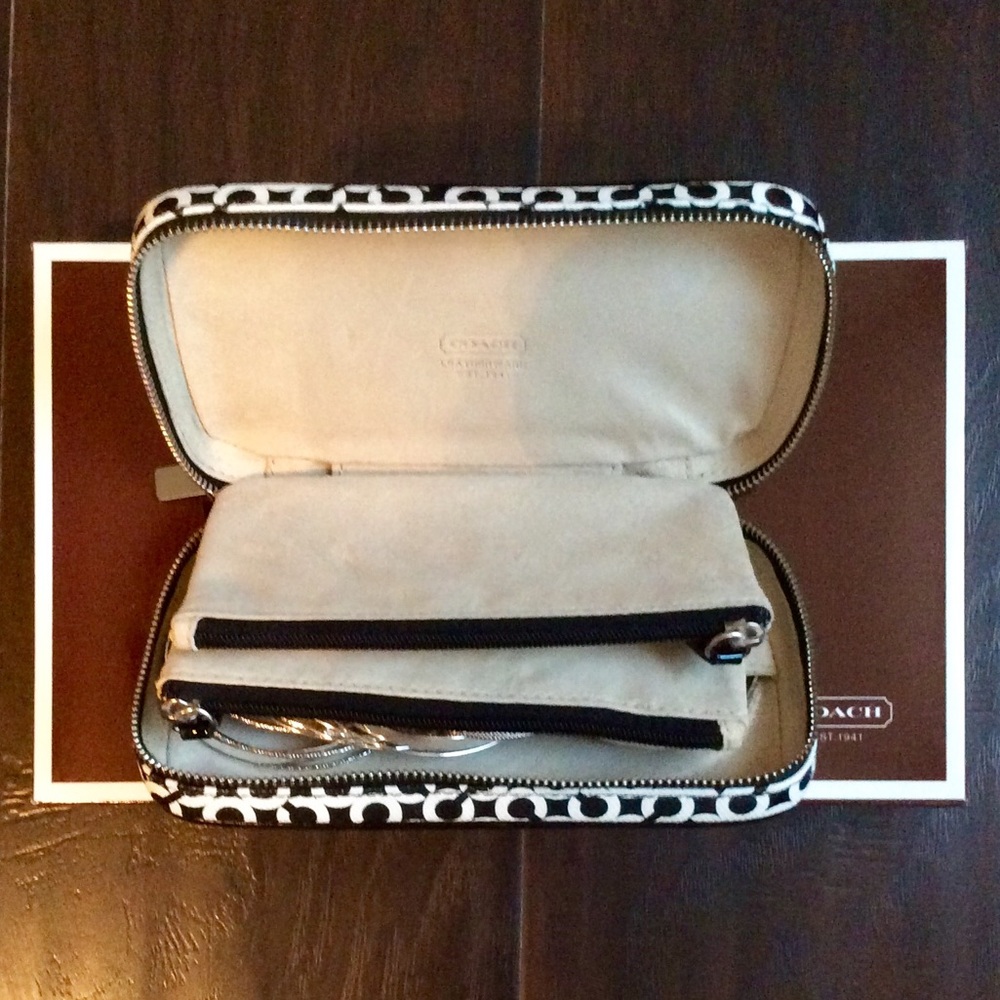 πHP!π *NWT* Coach Op Art Jewelry Pouch - Picture 4 of 7